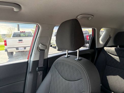 Used 2019 Kia Soul FWD image 32