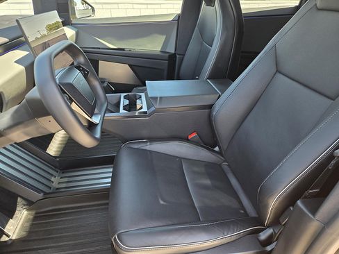 Used 2024 Tesla Cybertruck Cyberbeast AWD/4WD image 17