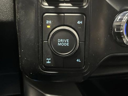 Used 2025 Ford F350 Lariat w/ Black Appearance Package image 24