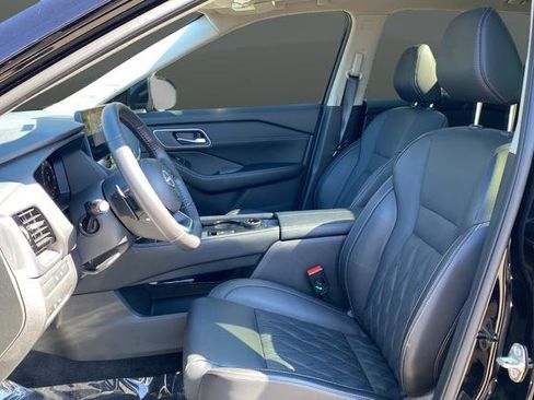 Used 2024 Nissan Rogue Platinum w/ Platinum Premium Package image 10