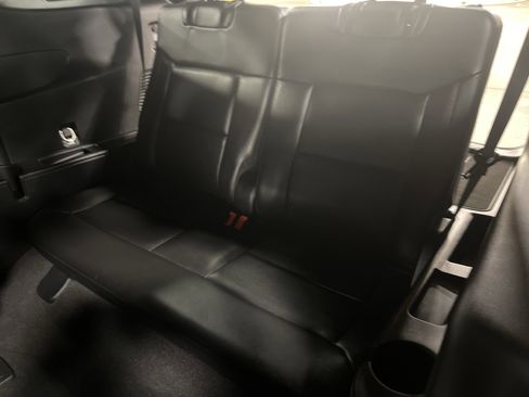 Used 2022 Ford Explorer ST-Line image 12