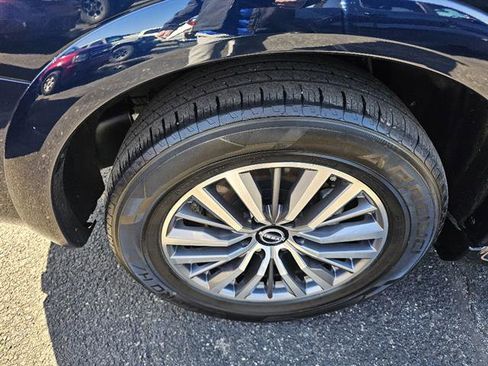 Used 2023 Nissan Armada SL w/ Captain's Chairs Package image 7