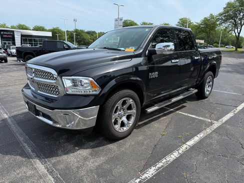 Used 2017 RAM 1500 Laramie AWD/4WD image 1