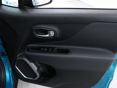 Used 2022 Jeep Renegade Latitude image 28