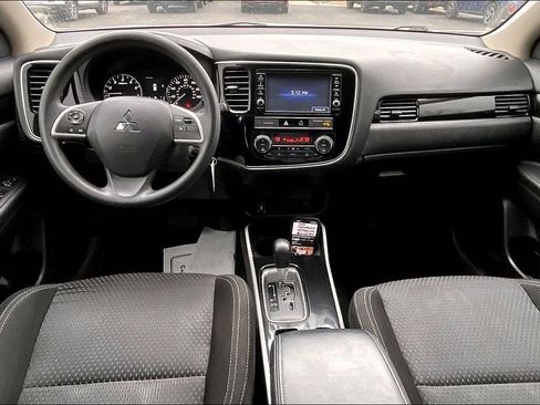 Used 2019 Mitsubishi Outlander ES image 18