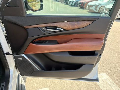 Used 2020 Cadillac Escalade Premium Luxury RWD image 41