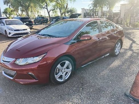 Used 2018 Chevrolet Volt LT w/ LT Driver Confidence Package FWD image 3