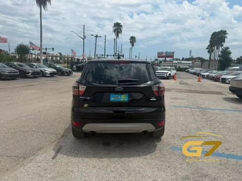 Used 2017 Ford Escape SE FWD image 11