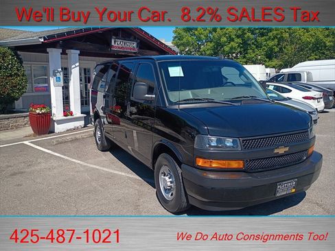 Used 2018 Chevrolet Express 2500 w/ Driver Convenience Package RWD image 3