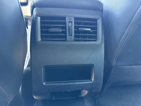 Used 2022 Mitsubishi Outlander SE image 28