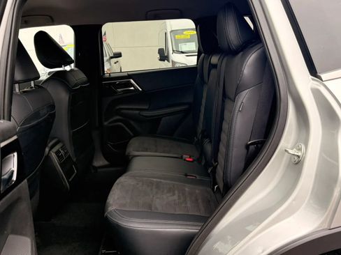 Used 2024 Mitsubishi Outlander Ralliart AWD/4WD image 13