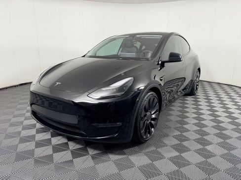 Used 2023 Tesla Model Y Long Range image 9