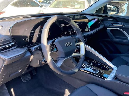 Used 2025 Audi Q5 Premium Plus w/ Premium Plus image 16