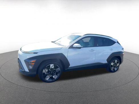 Used 2025 Hyundai Kona SEL image 8