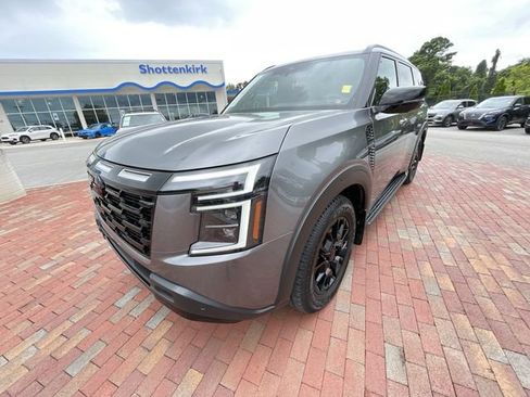 Used 2025 Nissan Armada PRO-4X w/ Pro-4X Premium Package AWD/4WD image 27