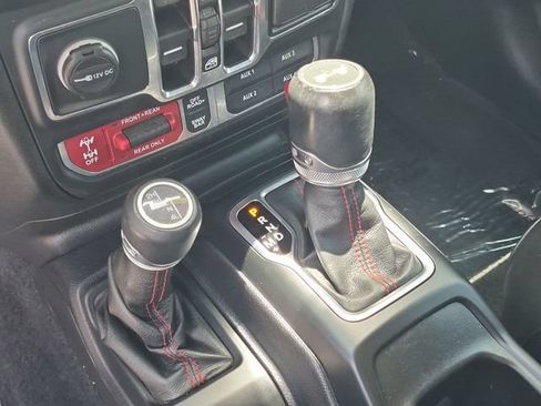 Used 2021 Jeep Wrangler Unlimited Rubicon AWD/4WD image 14