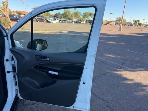 Used 2023 Ford Transit Connect XLT image 17