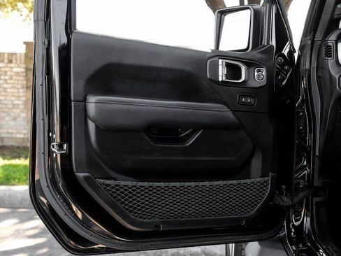 Used 2020 Jeep Wrangler Unlimited Sahara image 51