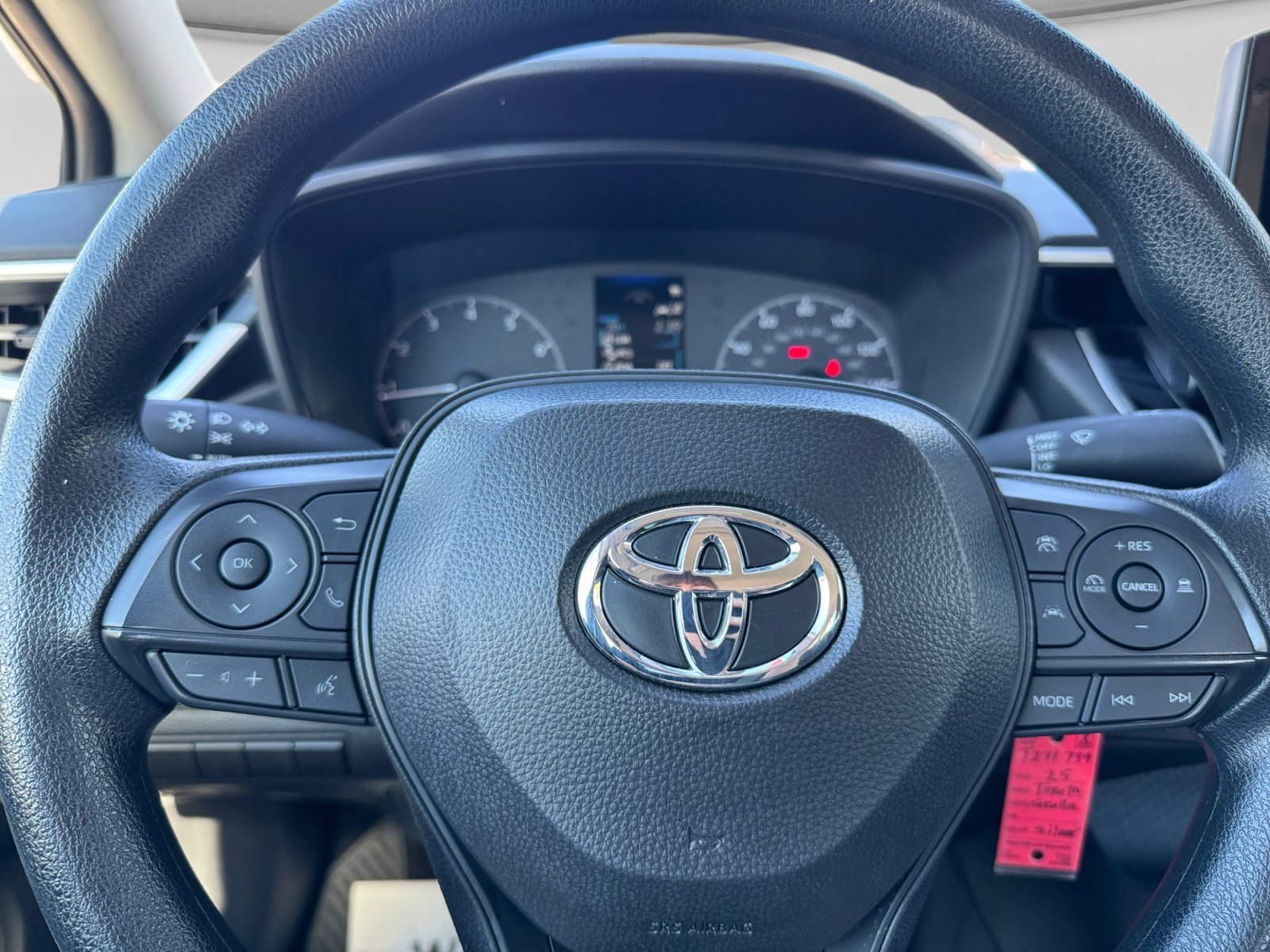Used 2025 Toyota Corolla LE FWD image 15