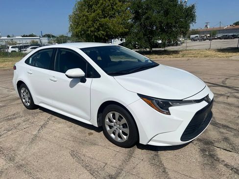 Used 2024 Toyota Corolla LE FWD image 22
