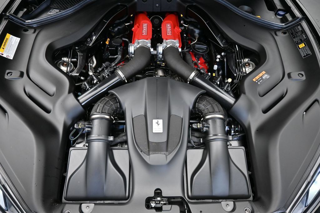 Used 2020 Ferrari Portofino RWD image 26