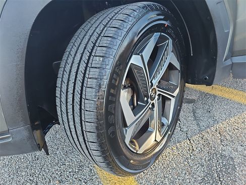 Used 2023 Hyundai Tucson Limited image 32