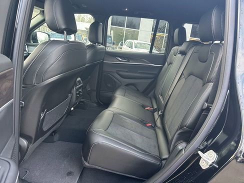 New 2026 Jeep Grand Cherokee Altitude image 30