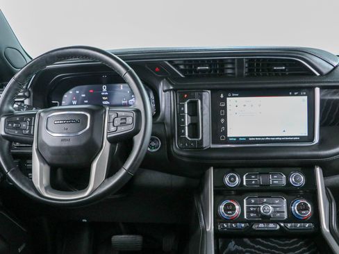 Used 2023 GMC Yukon Denali AWD/4WD image 18