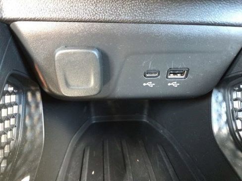 Used 2025 Chevrolet TrailBlazer LT FWD image 28