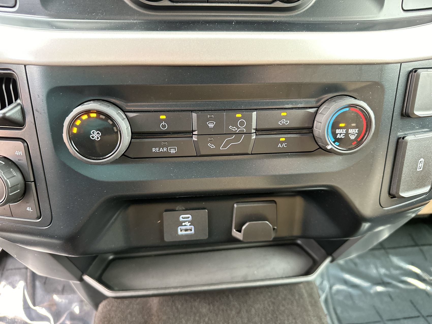 Used 2023 Ford F150 XLT AWD/4WD image 18
