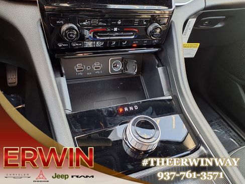 New 2025 Jeep Grand Cherokee Altitude w/ Trailer Tow Package image 12