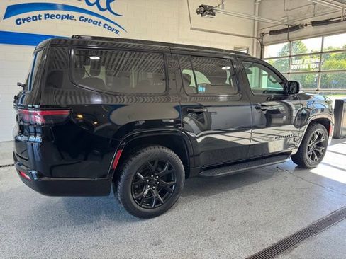 Used 2024 Jeep Wagoneer Series II AWD/4WD image 12