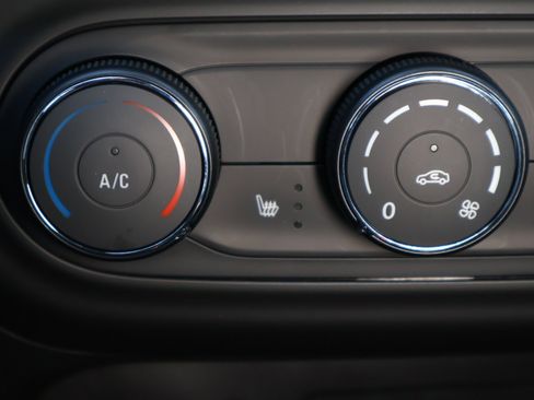 New 2026 Chevrolet Trax RS w/ Sunroof Package image 5