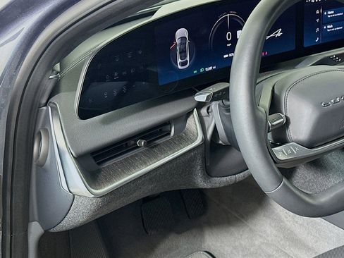 Used 2024 Lucid Air Touring image 17