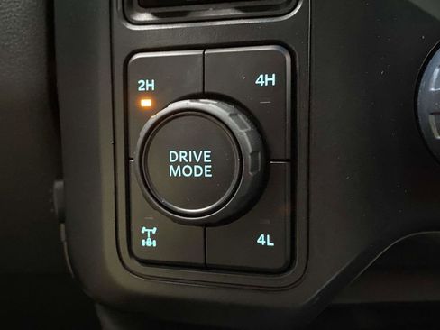 Used 2024 Ford F250 Platinum image 35