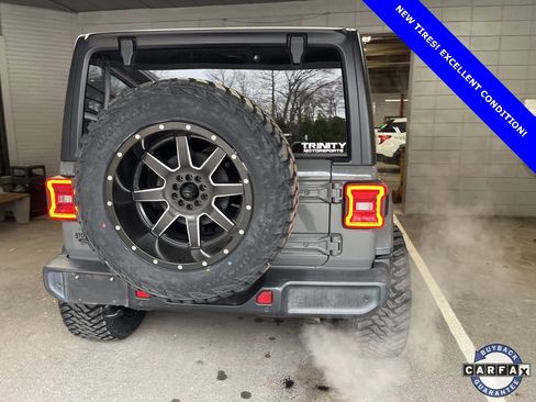 Used 2020 Jeep Wrangler Unlimited Sahara image 13