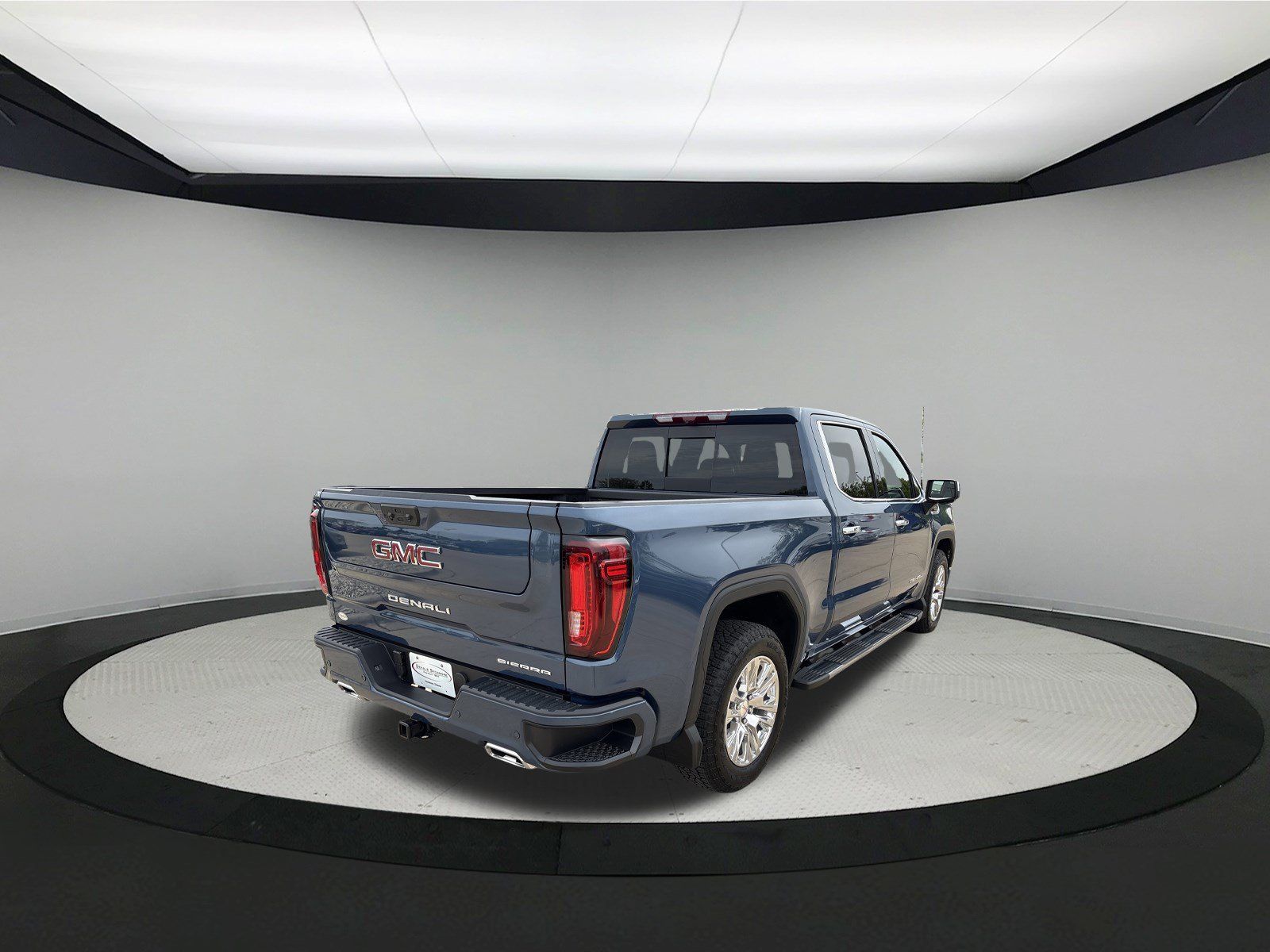 Used 2025 GMC Sierra 1500 Denali w/ Technology Package AWD/4WD image 7