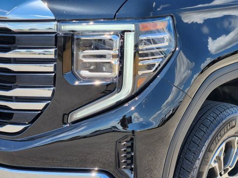 Certified 2026 GMC Sierra 1500 SLT AWD/4WD image 8