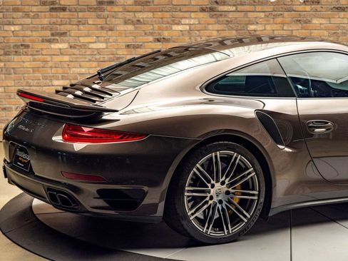 Used 2015 Porsche 911 4 Coupe image 9