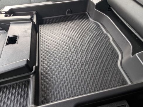 New 2026 RAM 1500 4x4 Crew Cab image 33