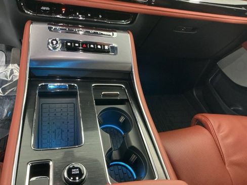 Used 2025 Lincoln Aviator Reserve w/ Equipment Group 201A image 22