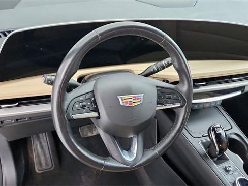 Certified 2023 Cadillac XT4 Luxury w/ Cold Weather Package image 13