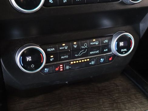 Used 2021 Ford Expedition Max Limited image 8