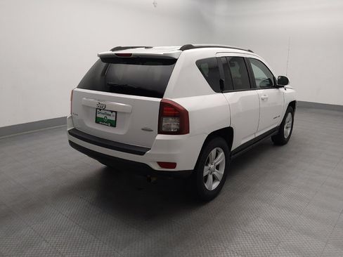 Used 2017 Jeep Compass Latitude AWD/4WD image 9