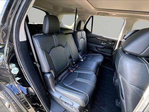 Used 2024 Honda Pilot Touring image 19