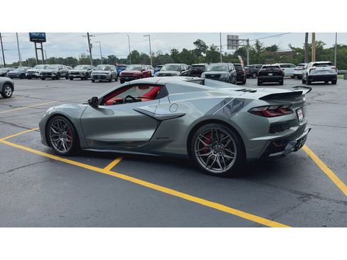 Used 2024 Chevrolet Corvette Z06 RWD image 6