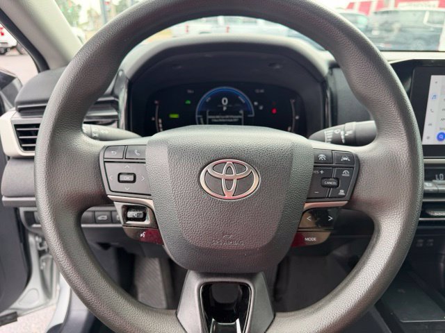Used 2025 Toyota Camry LE FWD image 29