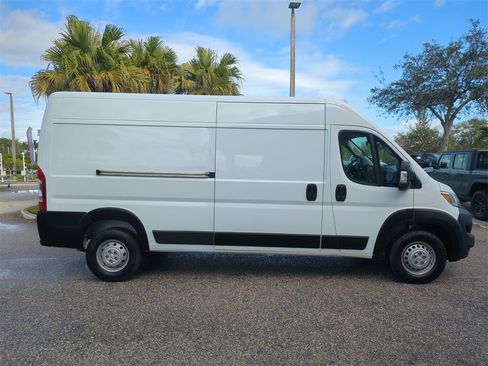 Used 2023 RAM ProMaster 2500 image 4