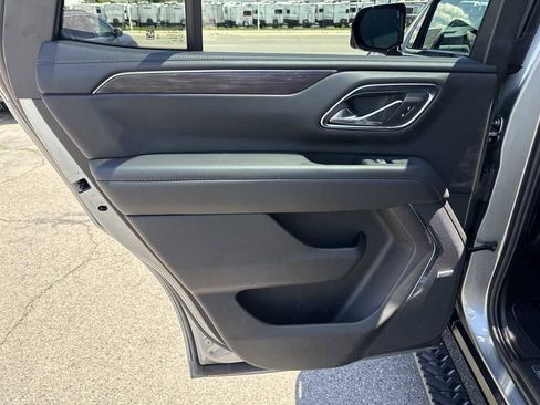 Used 2024 Chevrolet Tahoe Z71 w/ Luxury Package AWD/4WD image 15