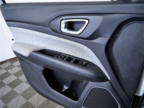 Used 2022 Jeep Compass Latitude w/ Convenience Group image 28